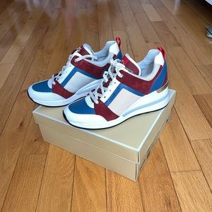 Michael Kors Georgie Trainer Canvas (size 8M)